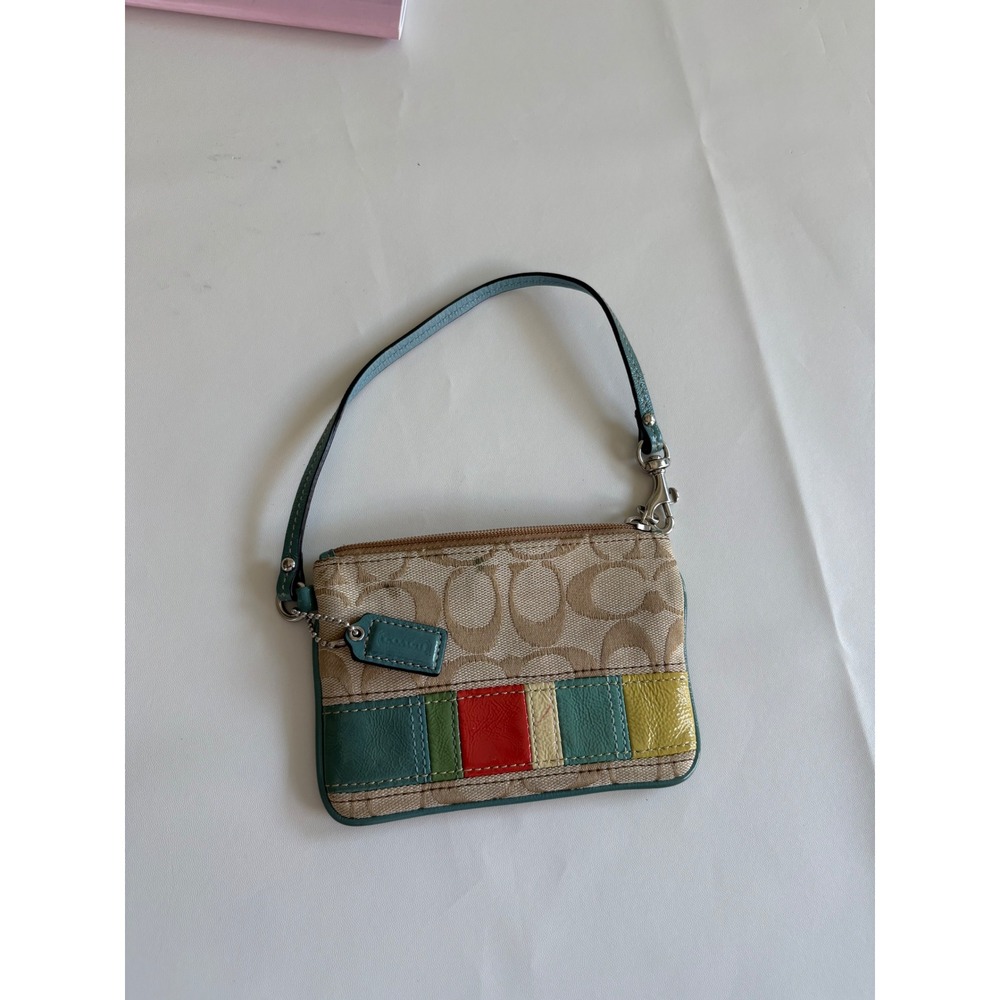 VINTAGE Coach Wristlet
Wallet Khaki Canvas Y2K